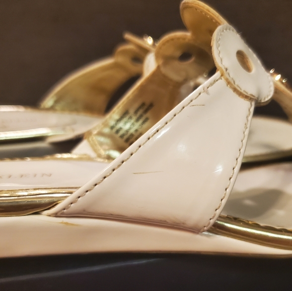 AK Anne Klein Achazie Thong Sandals in White and Gold - Picture 11 of 11